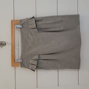FRENCH CONNECTION size 8 grey mini skirt with pleated accented pockets